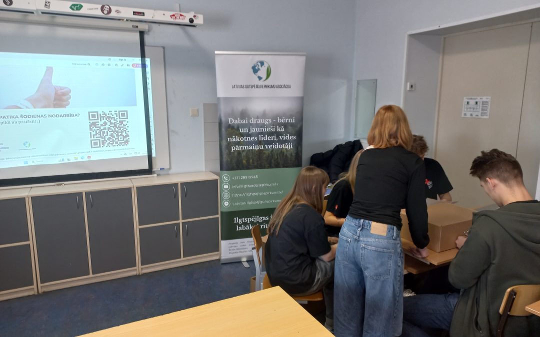 Teikas vidusskolā jaunieši iesaistās ilgtspējīgas nākotnes veidošanā