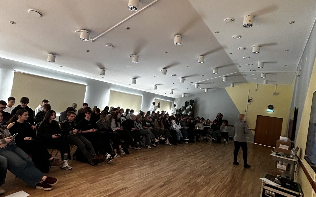Mārupes Valsts ģimnāzijas vidusskolēni iesaistās projektā “Dabai draugs”