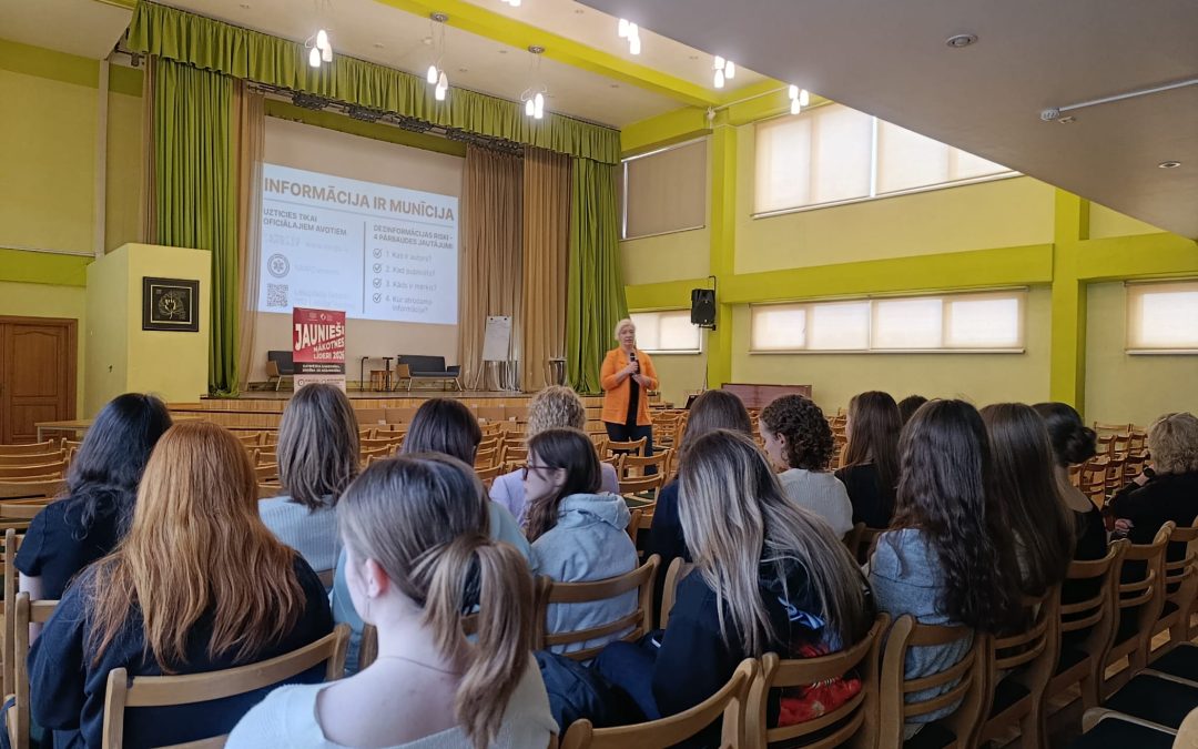 Ropažu novada jaunieši – līderības un stratēģijas meistari: aizvadītas jaudīgas nodarbības Ropažu un Ulbrokas vidusskolās