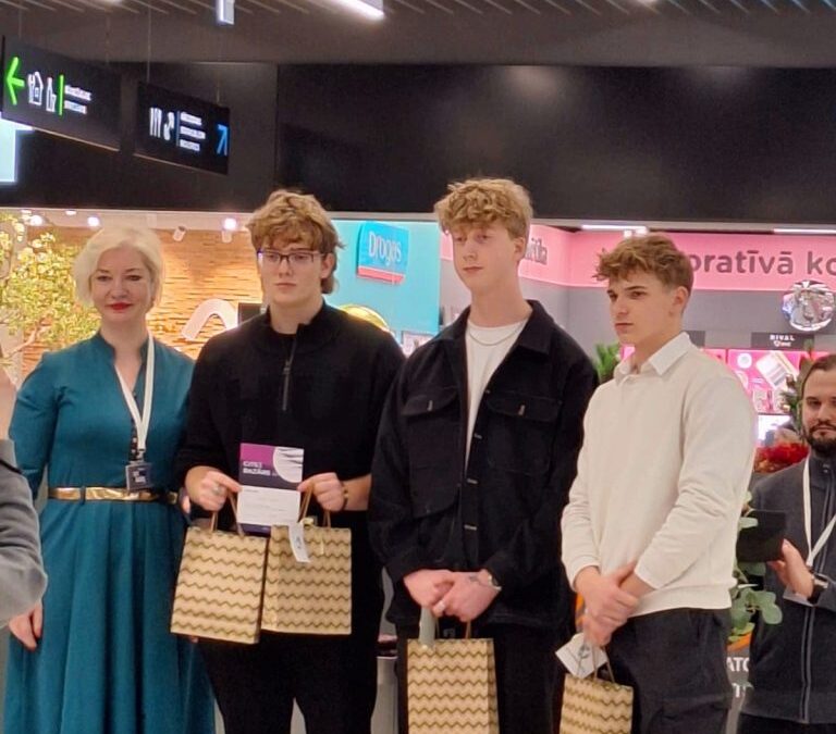 Latvijas Ilgtspējīgu iepirkumu asociācijas valdes priekšsēdetāja Inese Pelša piedalījās Junior Achievment Latvia Cits bazārs žūrijā